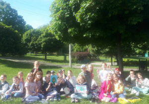 Ostatnie zadanie projektu "Kameleon" - piknik z książką