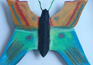 Motyl malowany pastelami