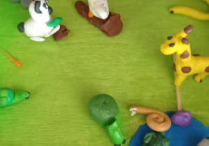 Zwierzęta w Zoo wykonane z plasteliny