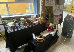 Wystawa przedmiotów z lat osiemdziesiątych.